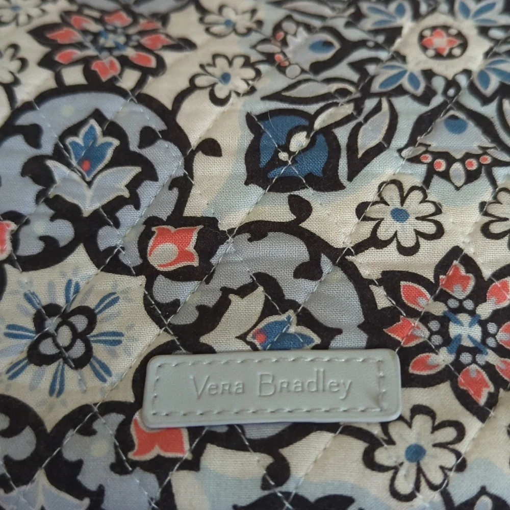 Vera Bradley Floral White And Blue Pattern Shoulder Purse.